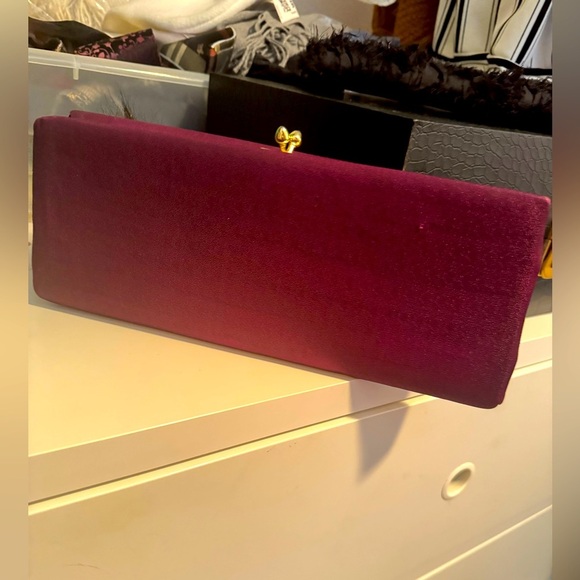 Glamorous evenings Vintage Buganvilla and Gold Matte Satin clutch - Picture 4 of 12